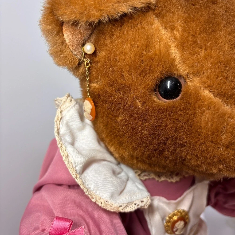 Danbury Mint Mama Bear And Her Twins 16